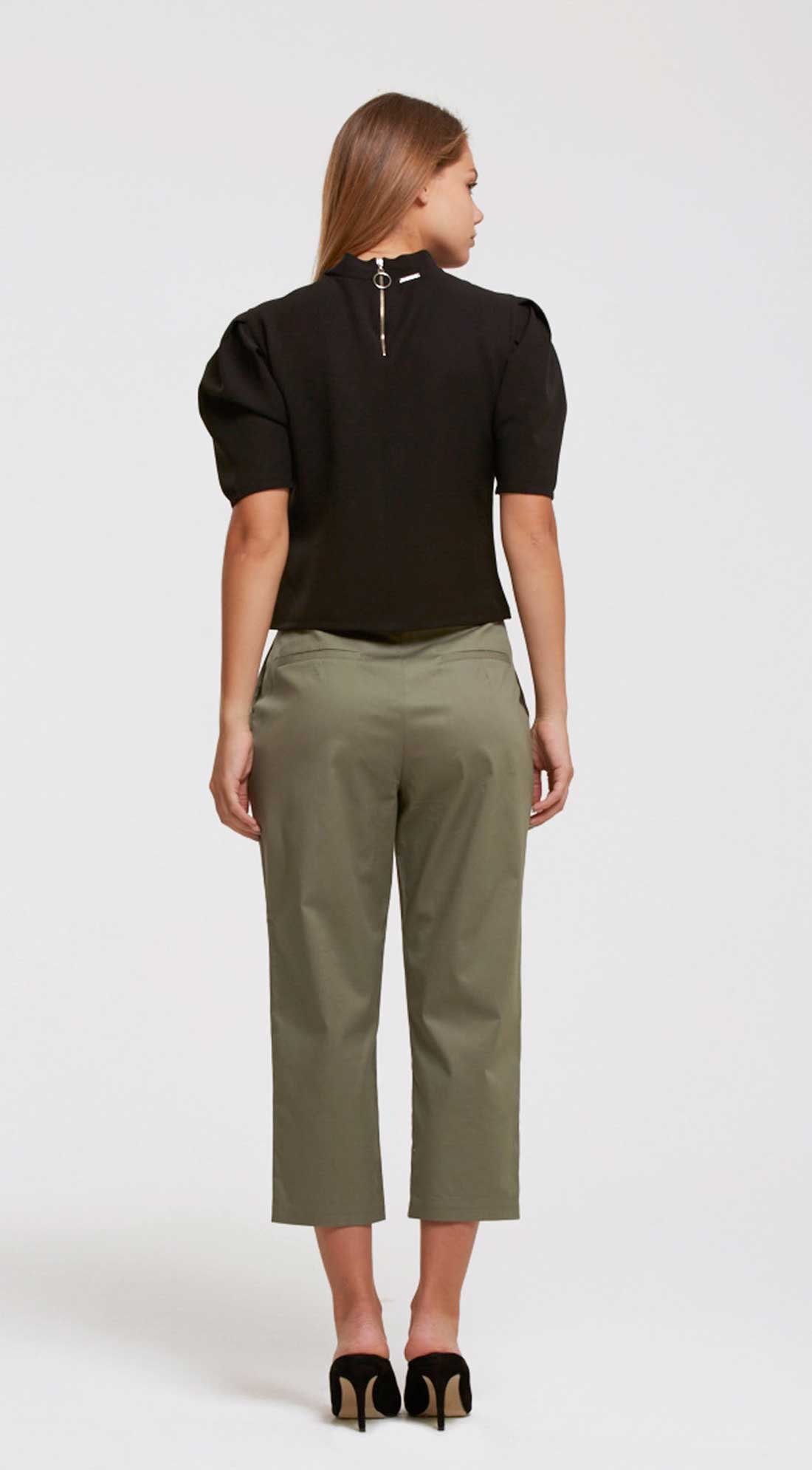 Blusa Gola Alta Manga Bufante Detalhe Ziper Preto Leboh