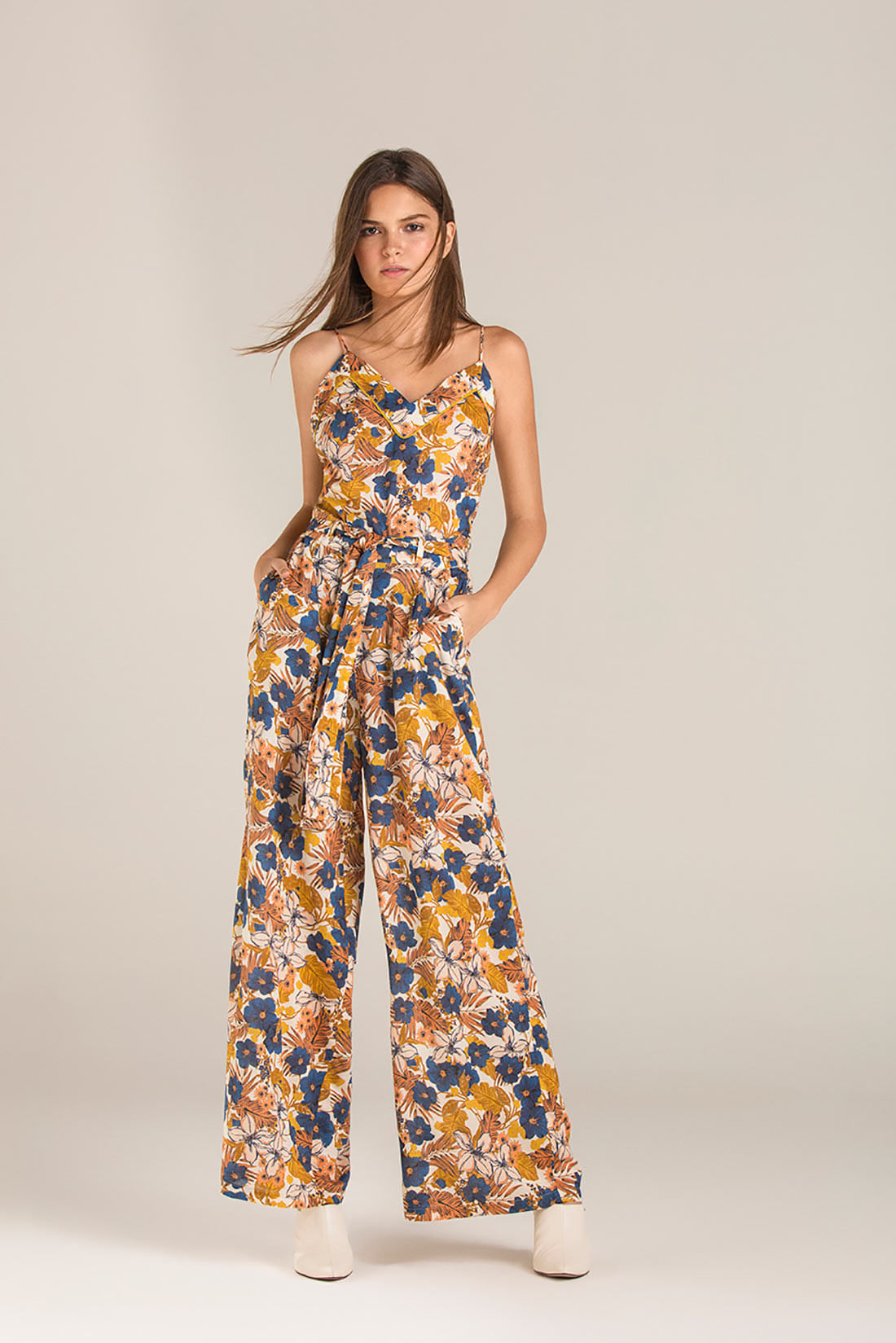 calça pantacourt mostarda