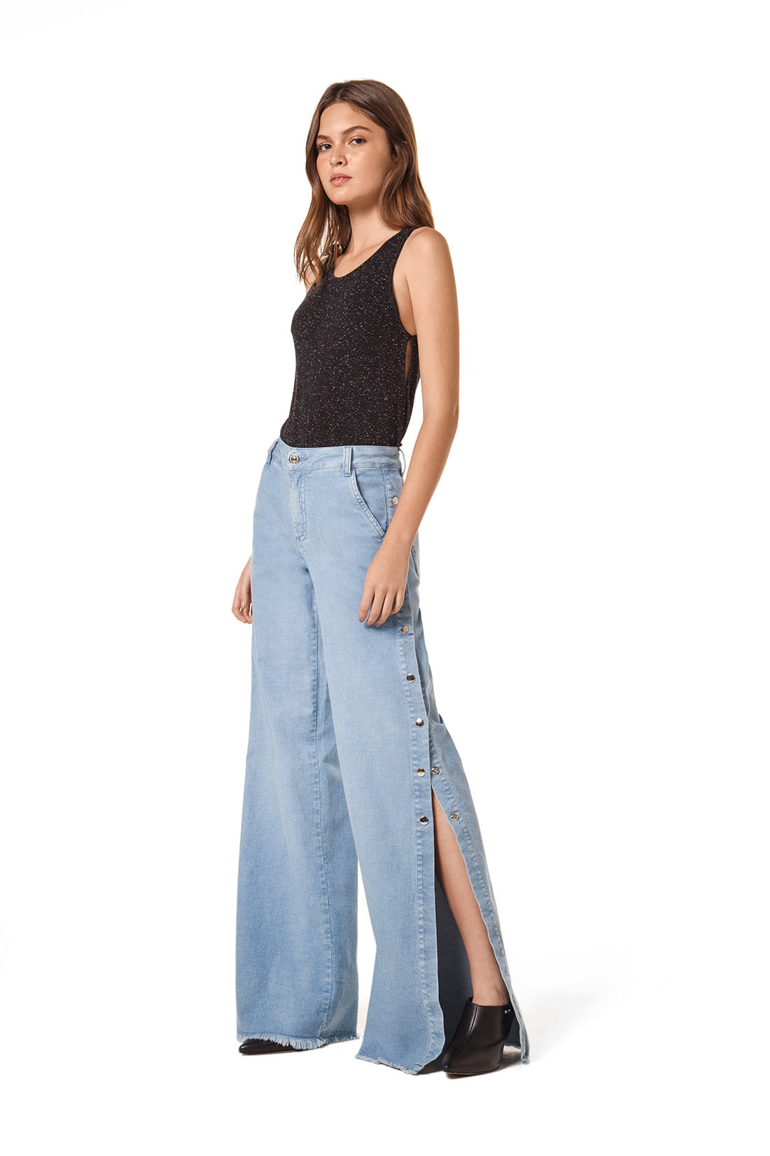 pantalona com botoes laterais